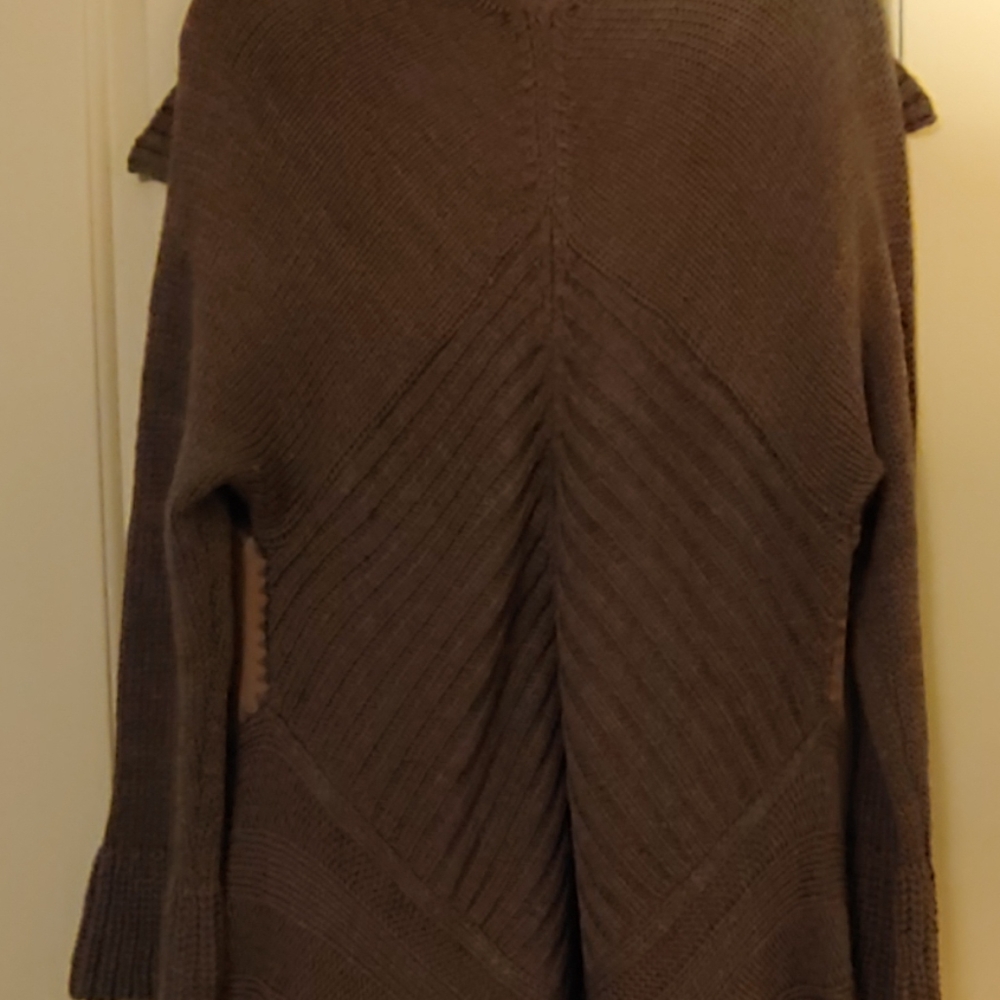 Sweater - Picture 7 of 8